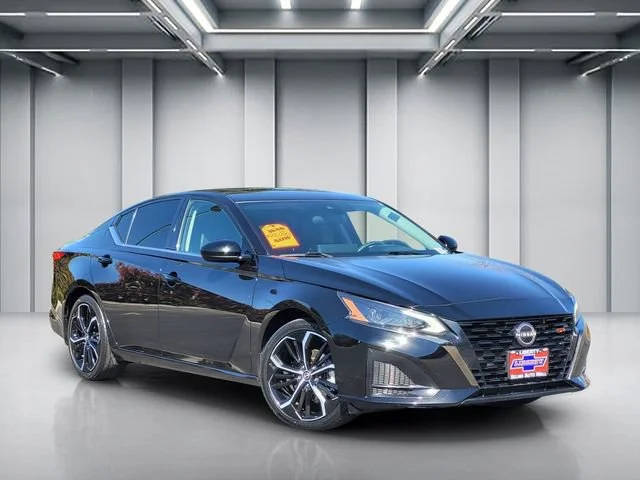 2023 Nissan Altima 2.5 SR FWD photo