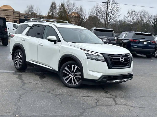 2023 Nissan Pathfinder Platinum 4WD photo