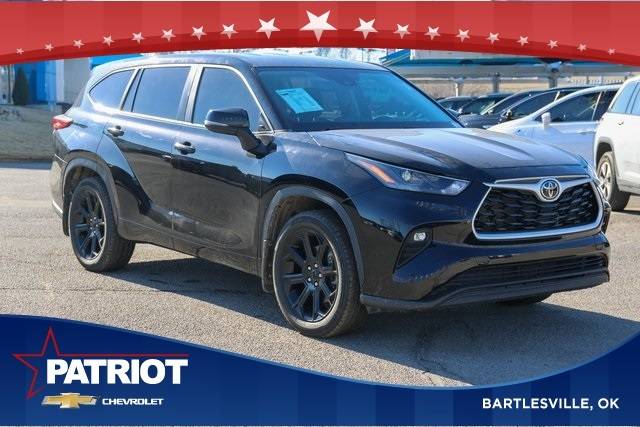 2023 Toyota Highlander LE FWD photo