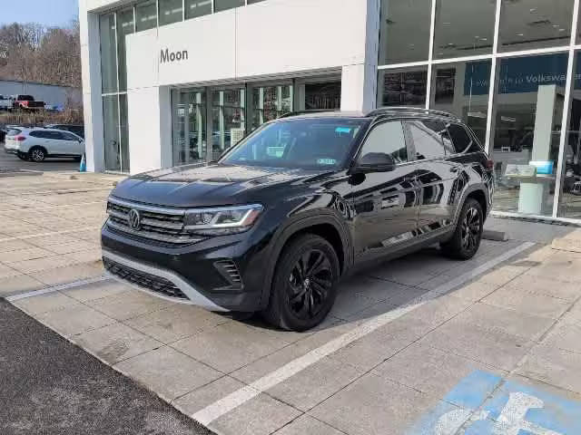2023 Volkswagen Atlas 3.6L V6 SE w/Technology AWD photo