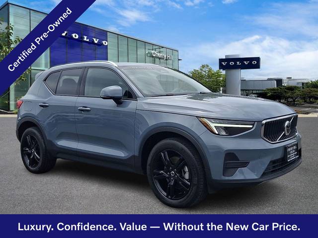 2023 Volvo XC40 Core AWD photo