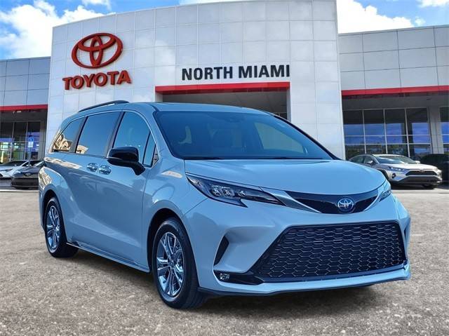 2023 Toyota Sienna XSE 25th Anniversary AWD photo