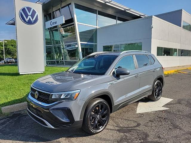 2023 Volkswagen Taos SE AWD photo