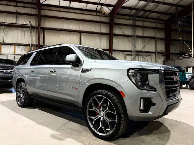 2023 GMC Yukon XL AT4 4WD photo