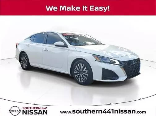 2023 Nissan Altima 2.5 SV FWD photo