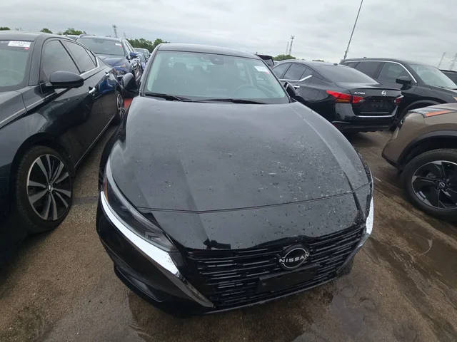2023 Nissan Altima 2.5 SV FWD photo