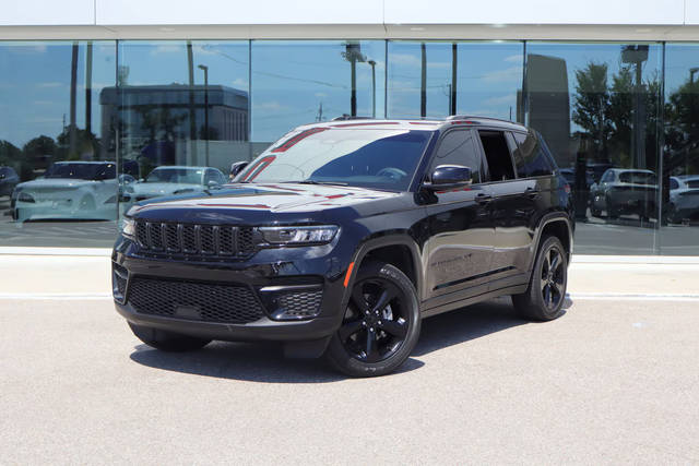 2023 Jeep Grand Cherokee Altitude 4WD photo