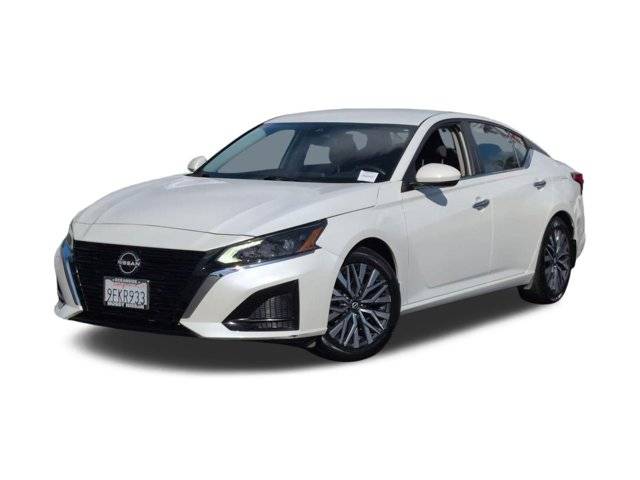 2023 Nissan Altima 2.5 SV FWD photo