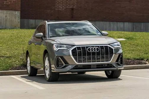 2023 Audi Q3 S line Premium AWD photo