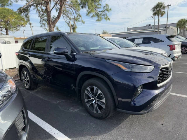 2023 Toyota Highlander XLE FWD photo