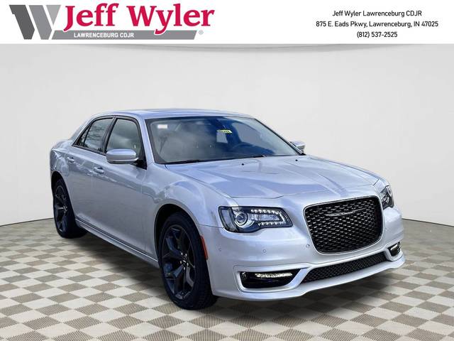 2023 Chrysler 300 Touring L RWD photo