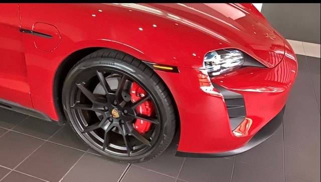 2023 Porsche Taycan GTS AWD photo