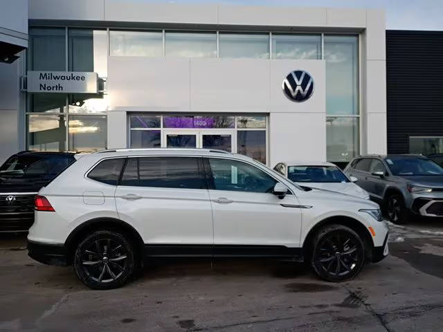 2023 Volkswagen Tiguan SE AWD photo