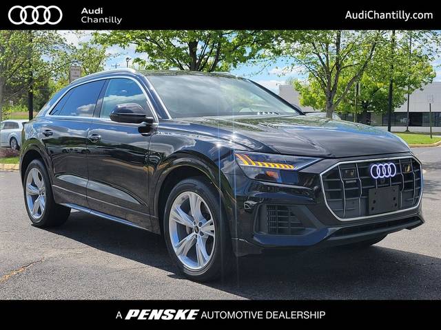2023 Audi Q8 Premium AWD photo