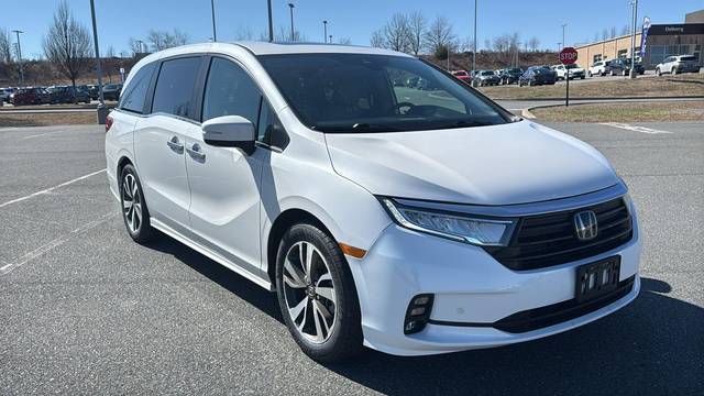 2023 Honda Odyssey Touring FWD photo
