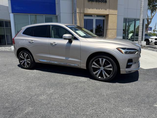 2023 Volvo XC60 Plus Bright Theme FWD photo