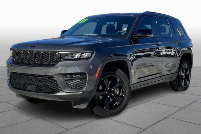 2023 Jeep Grand Cherokee Altitude 4WD photo