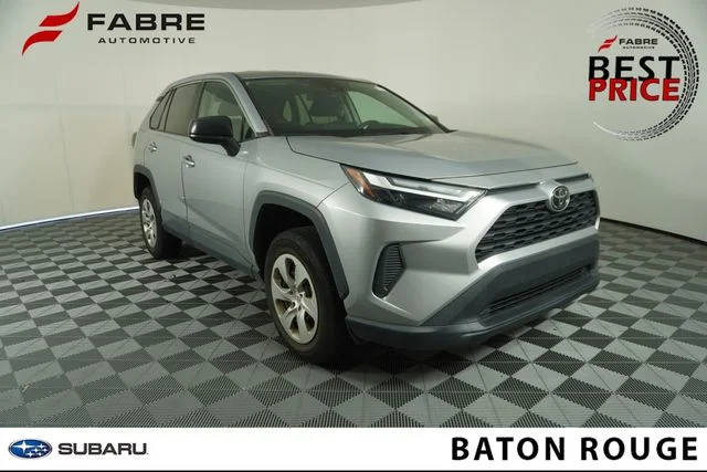 2023 Toyota RAV4 LE FWD photo