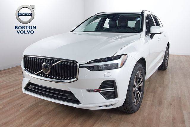 2023 Volvo XC60 Core AWD photo