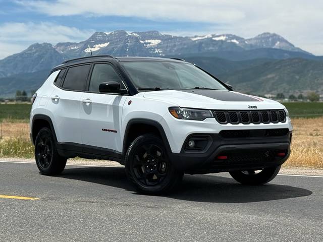 2023 Jeep Compass Trailhawk 4WD photo