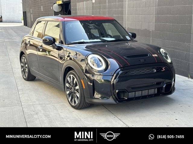 2023 MINI Hardtop 4 Door Cooper S FWD photo