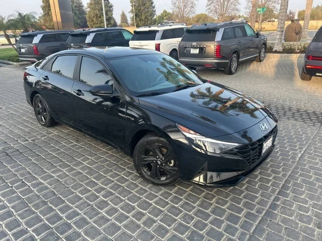 2023 Hyundai Elantra SEL FWD photo