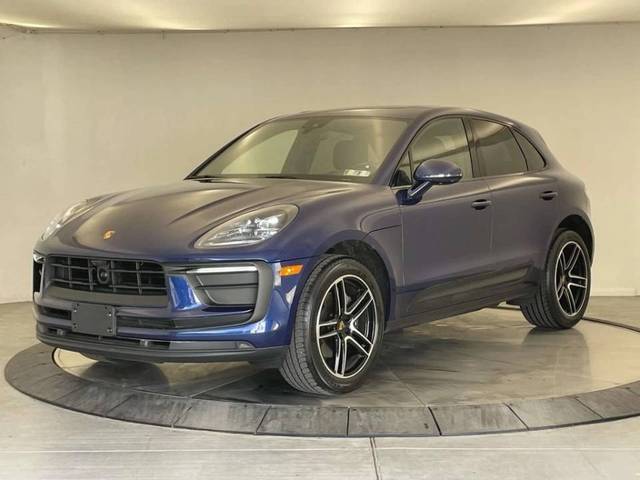 2023 Porsche Macan  AWD photo