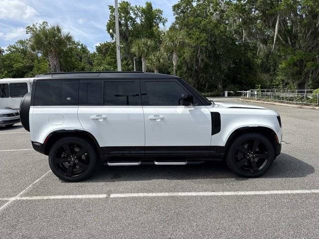 2023 Land Rover Defender 110 X-Dynamic SE AWD photo