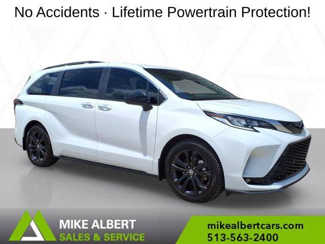 2023 Toyota Sienna XSE FWD photo