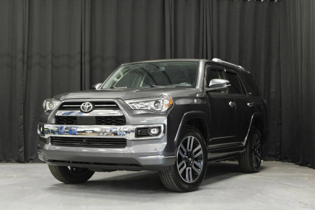 2023 Toyota 4Runner Limited 4WD photo