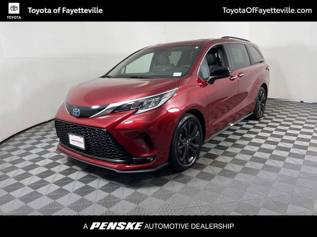 2023 Toyota Sienna XSE FWD photo