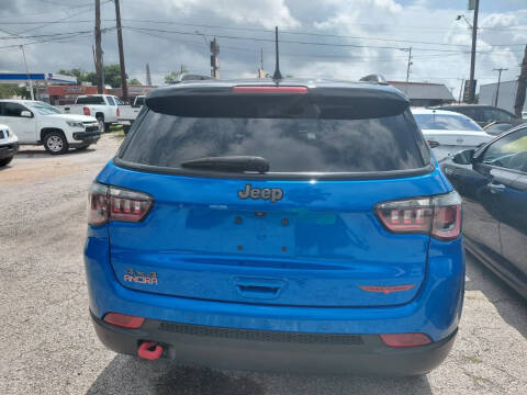 2023 Jeep Compass Trailhawk 4WD photo