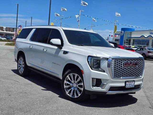 2023 GMC Yukon XL Denali 4WD photo