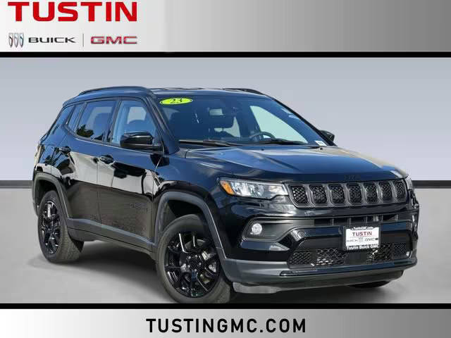 2023 Jeep Compass Altitude 4WD photo