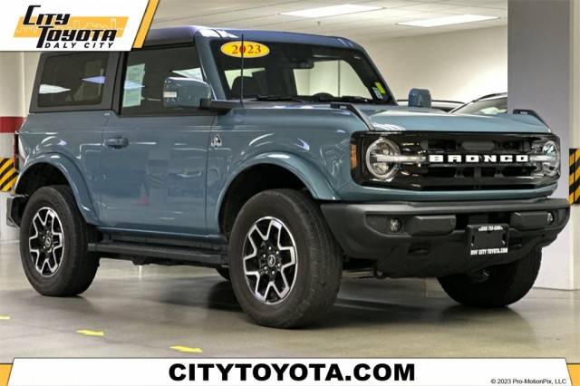 2023 Ford Bronco 2 Door Outer Banks 4WD photo