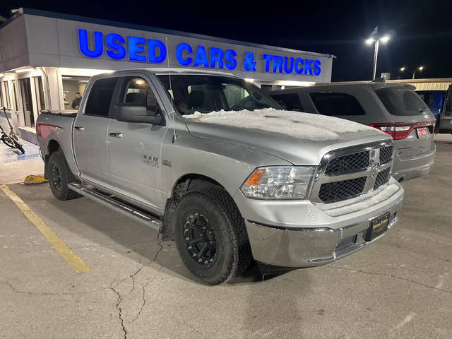 2017 Ram 1500 SLT 4WD photo