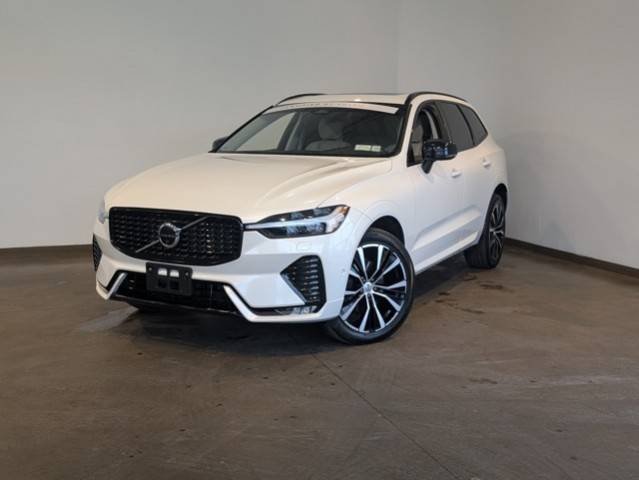 2023 Volvo XC60 Plus Dark Theme AWD photo