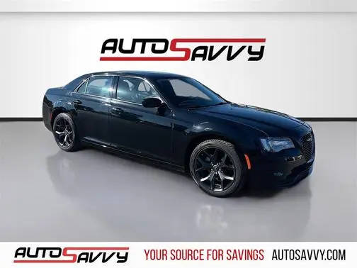 2023 Chrysler 300 Touring RWD photo