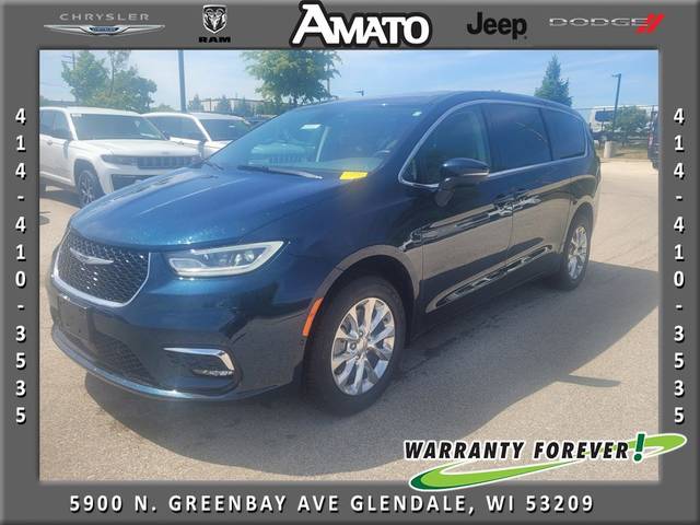 2023 Chrysler Pacifica Minivan Touring L AWD photo