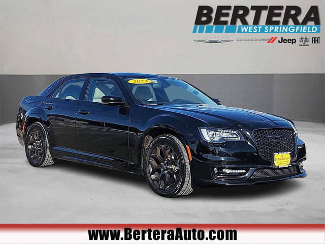2023 Chrysler 300 Touring L AWD photo