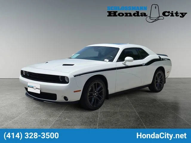 2023 Dodge Challenger SXT AWD photo