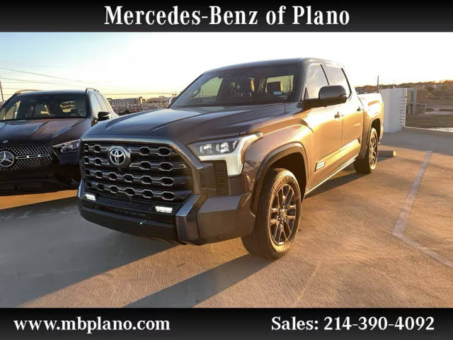 2023 Toyota Tundra Platinum 4WD photo