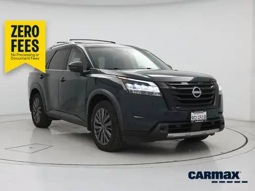 2023 Nissan Pathfinder SL FWD photo