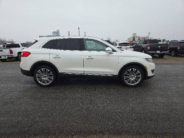 2016 Lincoln  Reserve AWD photo