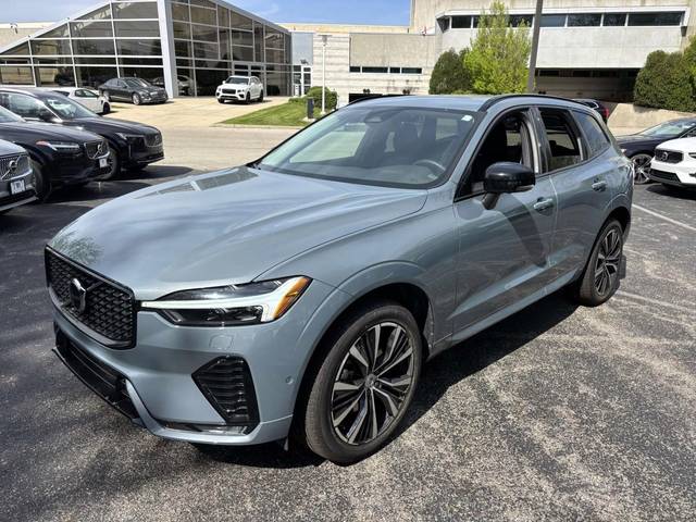 2023 Volvo XC60 Plus Dark Theme AWD photo