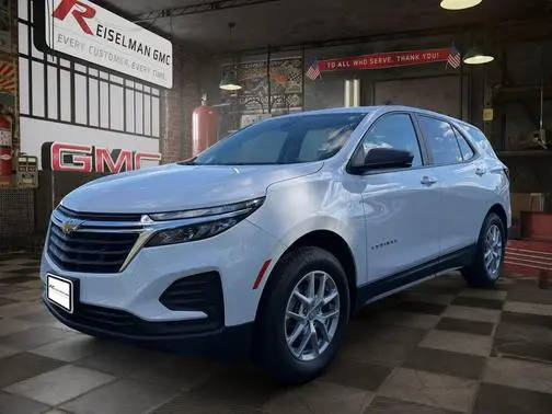 2023 Chevrolet Equinox LS AWD photo