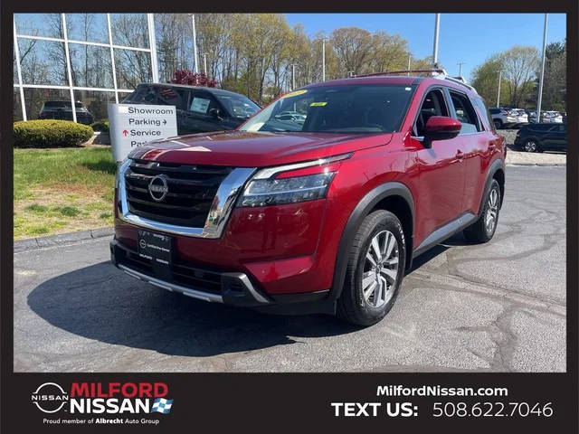 2023 Nissan Pathfinder SL 4WD photo