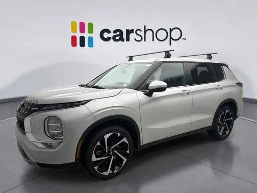 2023 Mitsubishi Outlander SE Black Edition AWD photo