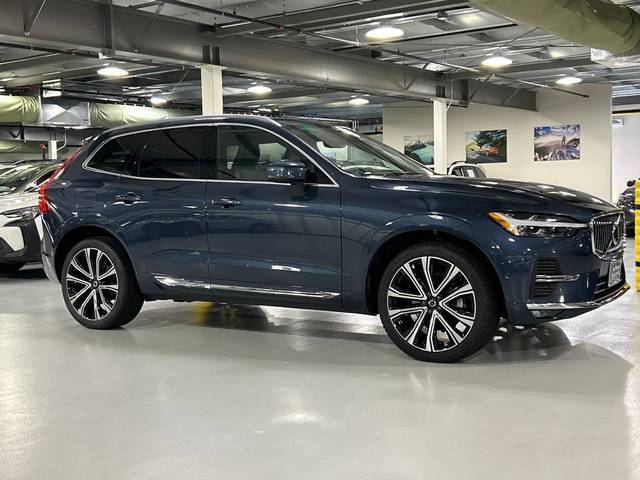 2023 Volvo XC60 Ultimate Bright Theme AWD photo