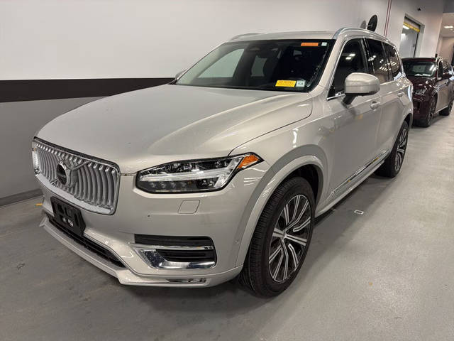 2023 Volvo XC90 Plus AWD photo